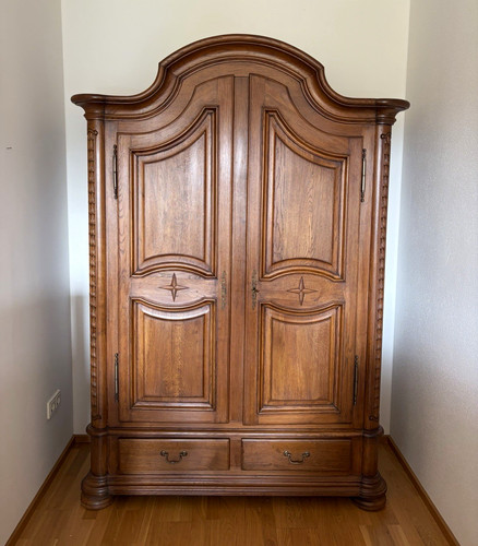 Bauernschrank massiv